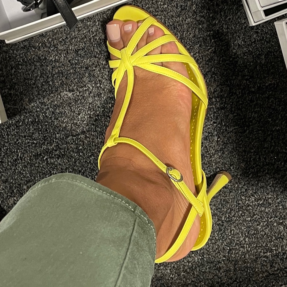 Manolo Blahnik T- Strap sandals - Picture 2 of 2